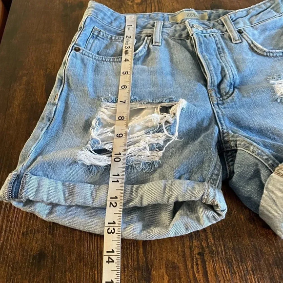 Topshop Moto Hayden Ripped shorts - Picture 5 of 13